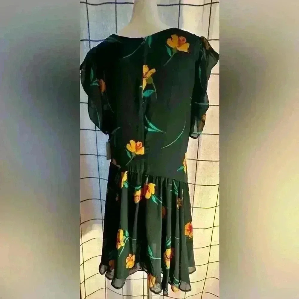Green floral Mini Dress - Picture 2 of 9